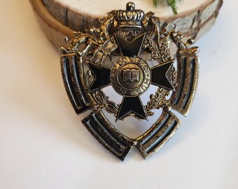 Vintage Heraldic Shield Brooch Pin Lapel Docendo Discimus Dark Academia Crown Maltese Black Enamel Cross Mid-Century College Jewelry Gift