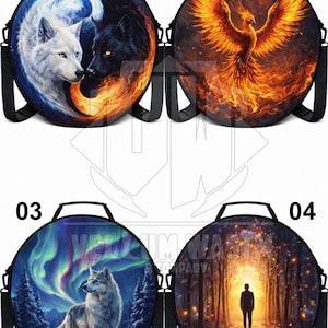 以下が含まれることがあります： さまざまなデザインの丸い黒いバッグ。陰陽のスタイルの2匹のオオカミ、炎の中のフェニックス、オーロラの下のオオカミ、森の中の人物が描かれています。各バッグにはハンドルとショルダーストラップが付いています。