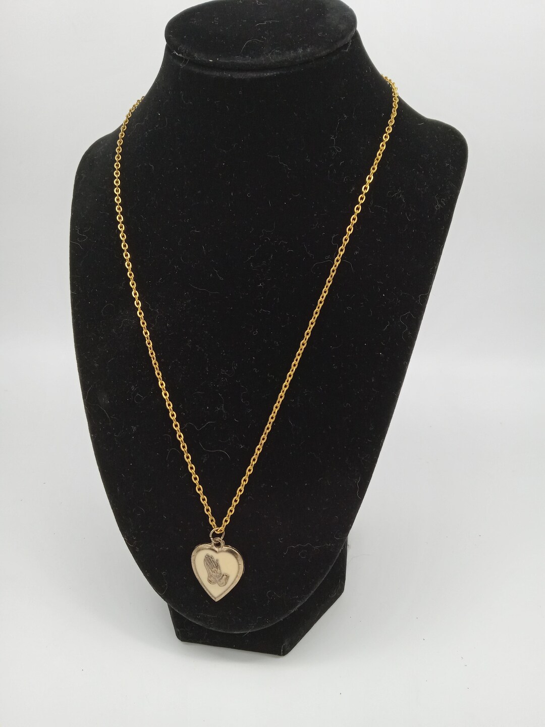 Praying Hands Heart Pendant 1 Necklace 10 1960 Vintage Gold Tone Cream
