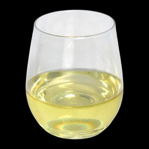Faux vin blanc