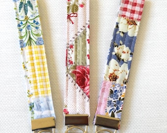 Llavero de pulsera / Pulsera de tela de patchwork de algodón acolchado hecha a mano / Llavero