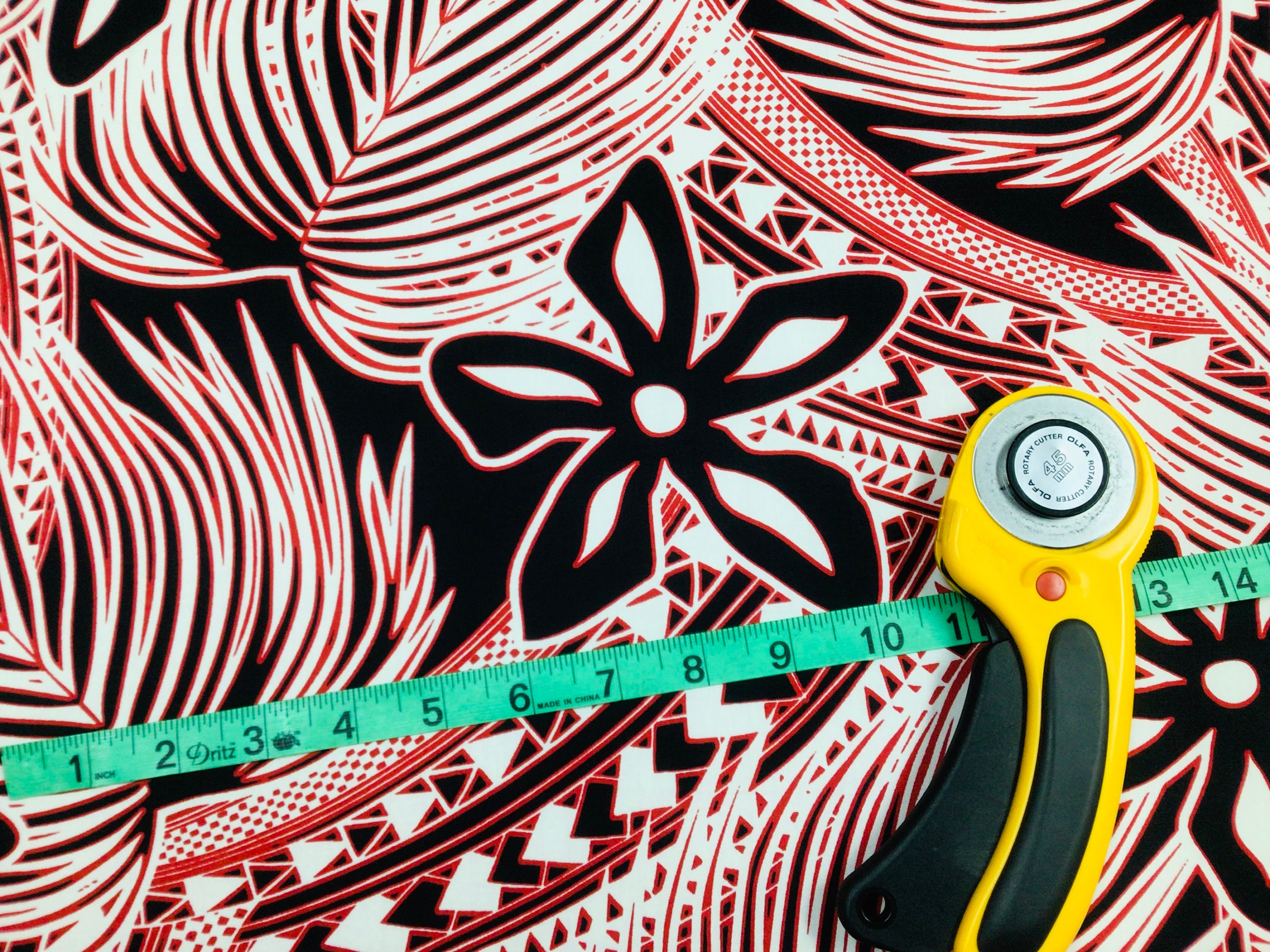 Retro Tribal Hawaiian Print Fabric in Red Background 100