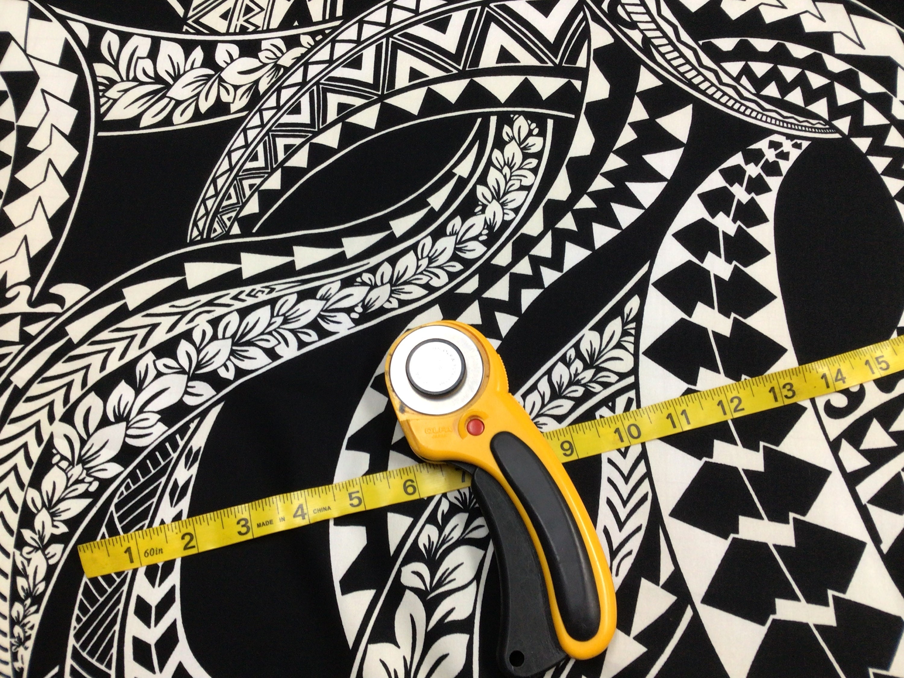  Hermosa tela de impresión hawaiana tribal retro 100% algodón vendido  por The Yard : Arte y Manualidades