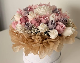 Regalo di compleanno per lei: scatola di fiori in cera di soia, bouquet di candele floreali fatte a mano per donna.