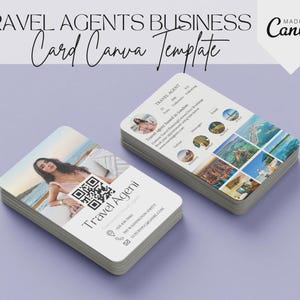 Peut inclure: Plusieurs cartes de visite blanches aux coins arrondis. Les cartes présentent une photo d'une femme, un code QR et les mots "Travel Agent". Le haut de l'image indique "TRAVEL AGENTS BUSINESS Card Canva Template."
