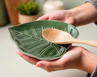 Reposacucharas de cerámica hecho a mano / Soporte para utensilios de cocina con esmalte verde