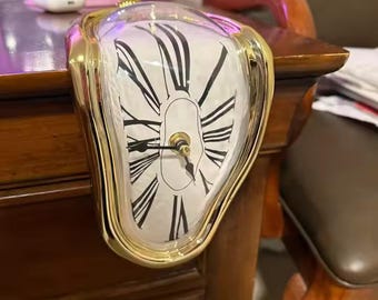Horloge murale fondante surréaliste - Décoration d'intérieur faite main inspirée de Dali