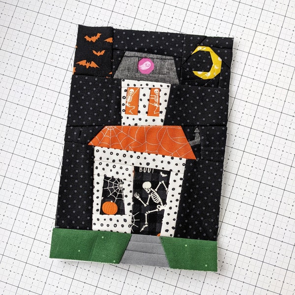 Haunted House Foundation Paper Piecing Block Pattern || PDF Halloween Quilt Block Pattern