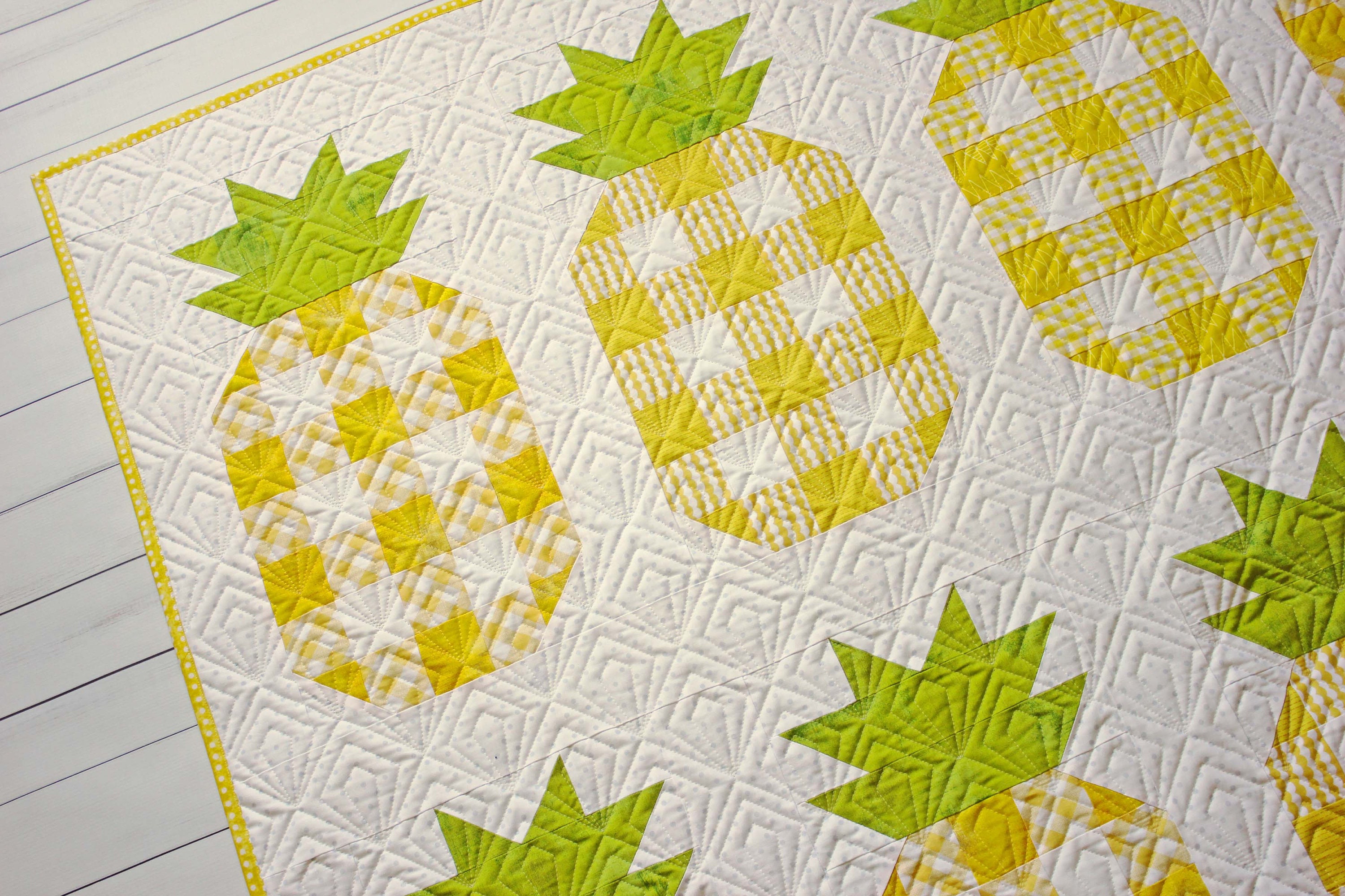 Plaid Pineapples PDF Quilt Pattern || Farmhouse Quilt Pattern || Easy ...