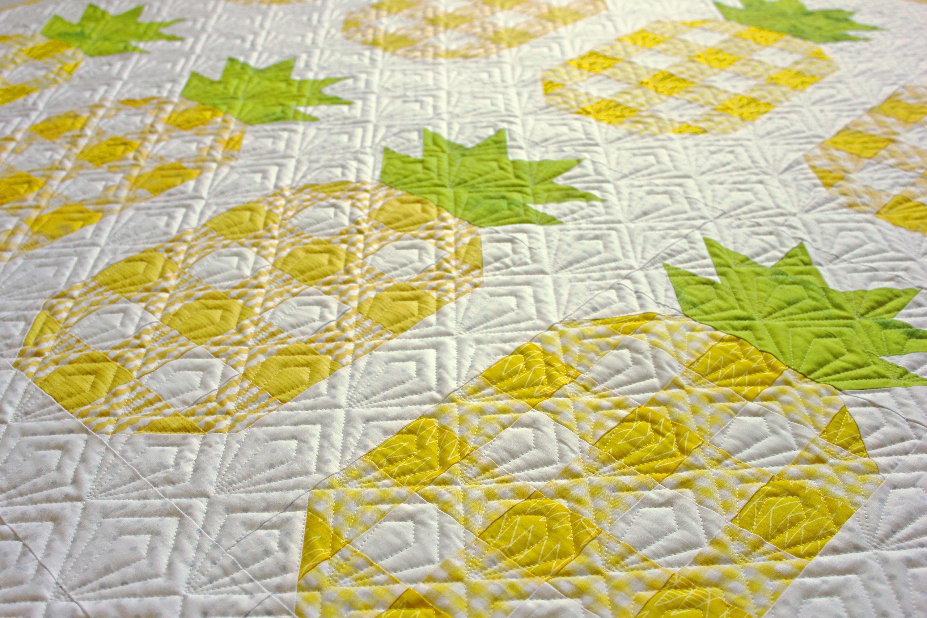 Plaid Pineapples PDF Quilt Pattern || Farmhouse Quilt Pattern || Easy ...