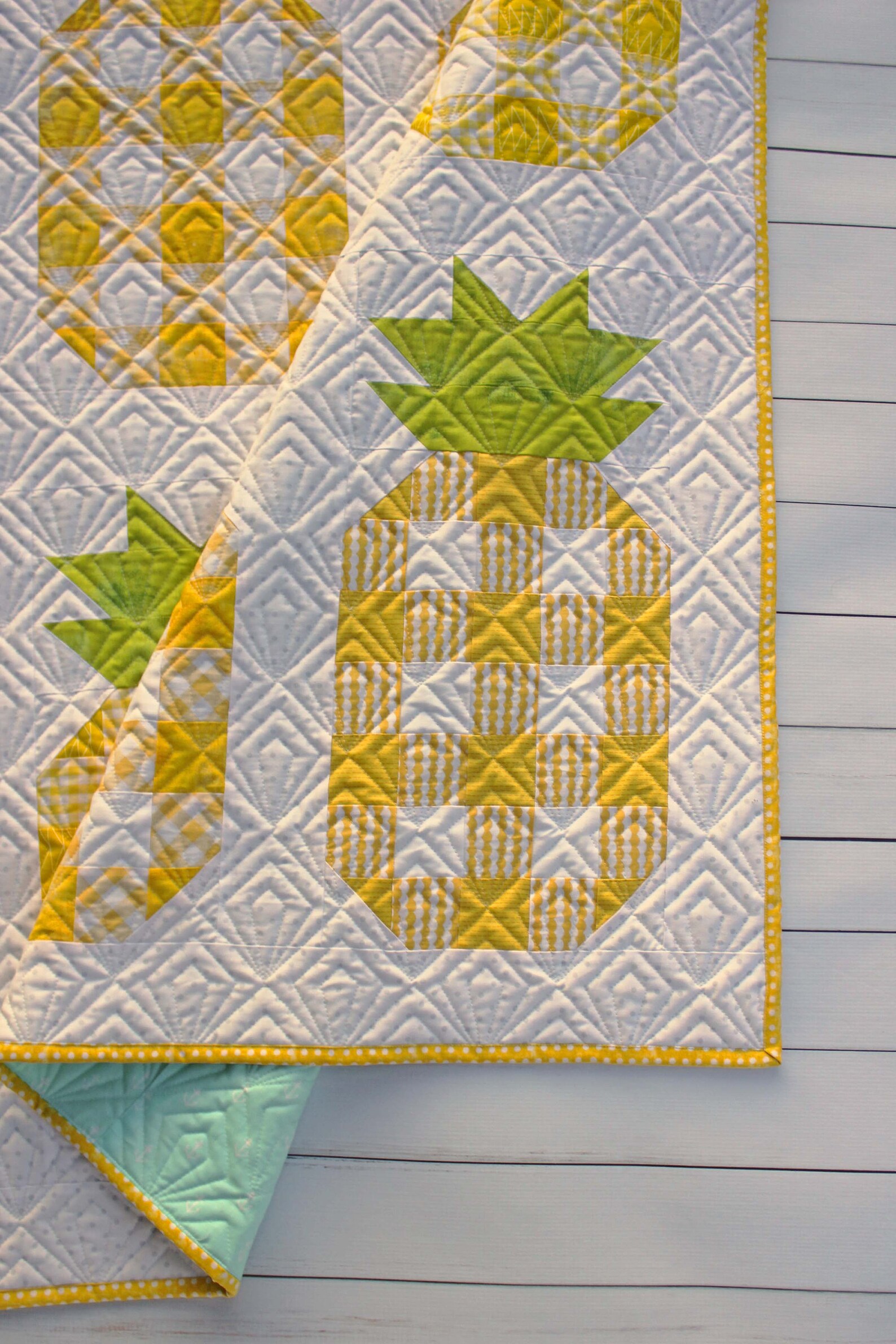 Plaid Pineapples PDF Quilt Pattern || Farmhouse Quilt Pattern || Easy ...