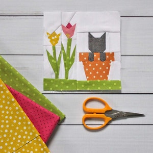 Spring Kitty Foundation Paper Pieced (FPP) PDF Quilt Block Pattern