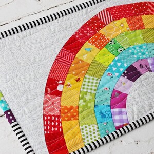 Scrappy Rainbow PDF Mini Quilt Pattern imagem 2