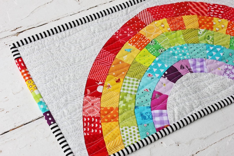 Scrappy Rainbow PDF Mini Quilt Pattern imagem 2