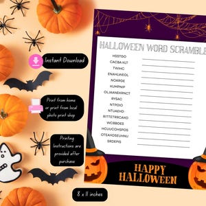 Op de afbeelding: Een Halloween-thema printbaar spelvel met een woordzoeker, pompoenen, vleermuizen, spinnen en een spook. Het vel is 20 x 28 cm en bevat de tekst "Happy Halloween". Inclusief instructies voor het printen thuis of in een lokale winkel.