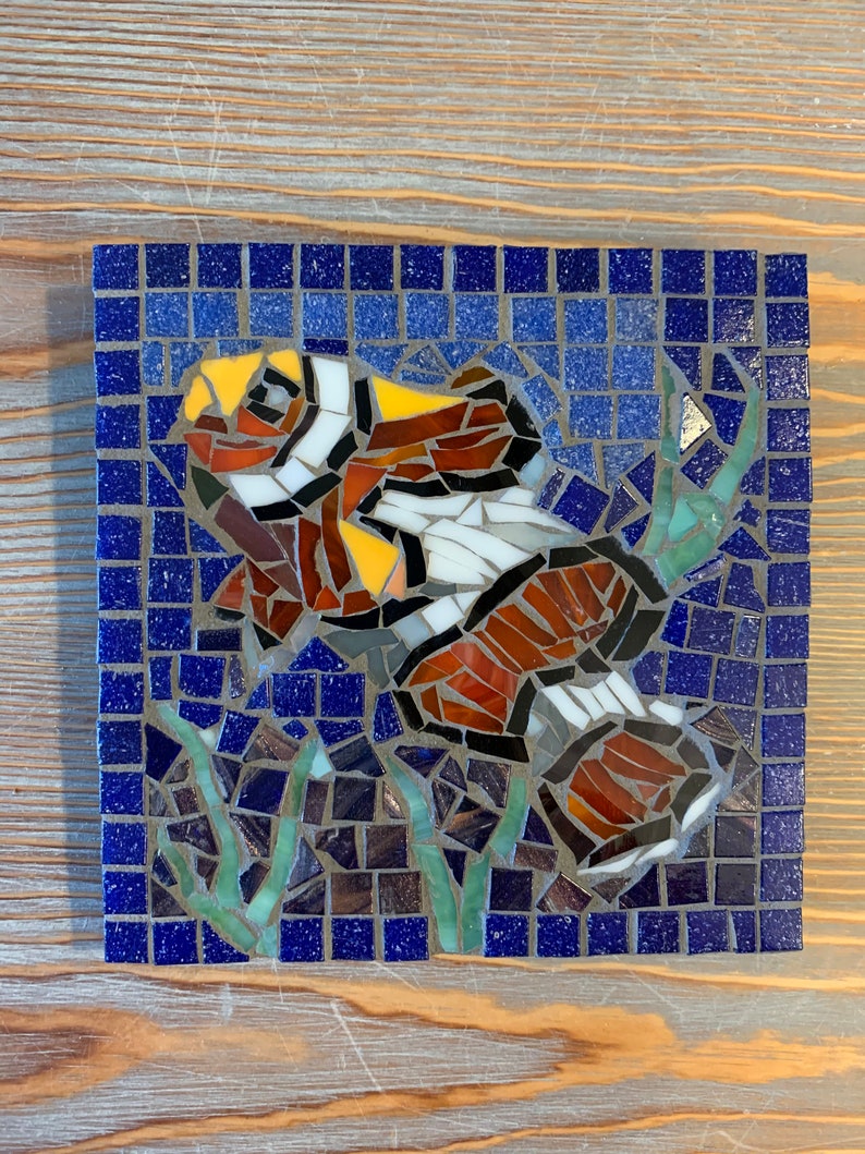 ENVIO GRATUITO Dos mosaicos de vidrio manchado de pez payaso | Etsy