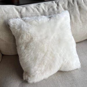 Baby Alpaca fur pillow cover - handmade in Peru - Alpaca fur pillow plush very soft- fluffy Alpaca pillow cover - decorative cushion
