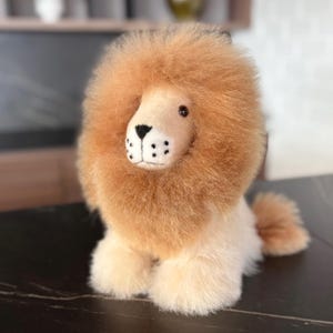 手作りアルパカの毛皮のライオン、ユニークなぬいぐるみのライオン、手作りアルパカのライオン、ペルー産アルパカのぬいぐるみ、ふわふわのライオンのぬいぐるみ、お子様へのギフトアイデア