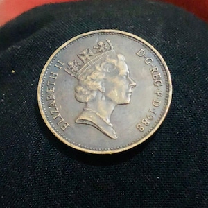 1988 Queen Elizabeth II 2p Coin – Historic UK Currency – D.G. REG. F.D&quot;