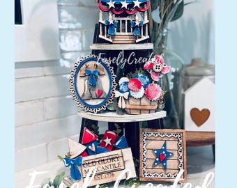 Vassoio a più livelli Main Street USA per il 4 luglio - Download digitale immediato - File pronto per Glowforge - Rosso, bianco e blu - Download digitale istantaneo - Fai da te