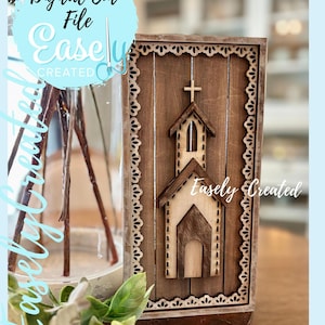 Könnte beinhalten: Wanddekoration aus Holz in Kirchenform mit einem Kreuz oben. Das Design zeigt eine hellfarbige Kirchenstruktur vor einem dunkelbraunen Holzhintergrund. Der Text "Easely Created" ist sichtbar.