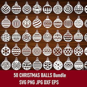 Peut inclure: Un ensemble de 50 boules de Noël blanches avec divers motifs décoratifs, tels que des flocons de neige, des étoiles et des motifs géométriques. Les boules sont disposées sur un fond en bois foncé. Le texte en bas indique "50 CHRISTMAS BALLS BUNDLE SVG PNG JPG DXF EPS".