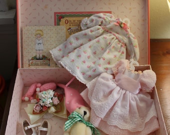 Tonner - Mary Engelbreit - Doll Suit Case and Accessories - Rare 1999 / Vintage