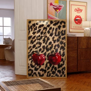 Cheetah Print Cherry Poster, Wystrój mieszkania Y2K, Maksymalny plakat z nadrukiem lamparta, Plakat z gepardem, Wystrój akademika, Trendi, Mon cheri