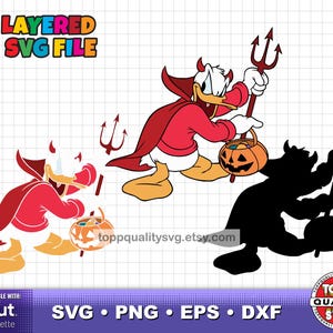 以下が含まれることがあります： ハロウィーンの悪魔の衣装を着たドナルドダックのデジタルグラフィック。漫画のアヒルは赤いマントを着て、三叉とカボチャ型のキャンディーバスケットを持っています。「LAYERED SVG FILE」というテキストが含まれています。