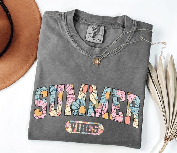 Summer Vibes T-Shirt, Floral Retro Tee, Cute Beach Vacation Shirt, Pastel Flower Top, Trendy Summer T-Shirt, Gift For Mother