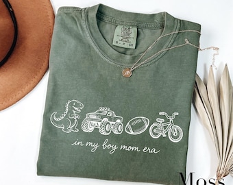 Camiseta "In My Boy Mom Era", camiseta deportiva moderna para mamá, camiseta con estampado de camión monstruo de fútbol, camiseta con diseño de dinosaurio para mamá, diseño estético para mamá de niño