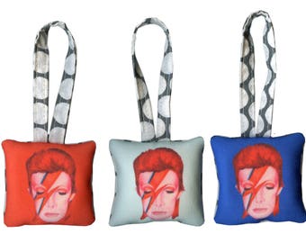 Adorno de Aladdin Sane, fan art de David Bowie, por SBMathieu