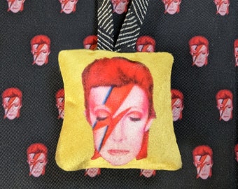 Aladdin Sane David Bowie Fan Art Velvet Ornament by SBMathieu