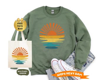 Retro Sunset Rays Wavy Sweatshirt, Womens Sunshine Hoodie, Beachy Vibes Sweater, Sunset Sweatshirt, Summer Time Gift, Cute Gift, Sunny Shine