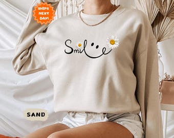 Daisy Smile Face Sweatshirt, Daisy Flower Smile Hoodie, Summer Women Gift Sweatshirt, Daisy Women's Sweatshirt, Mom Trendy Flower Sweatshirt