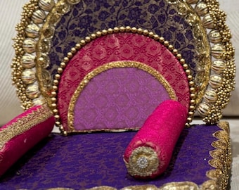 Handgemaakt Sinhasan: decoratieve Pooja-troon voor idool van God | Roze paars goud