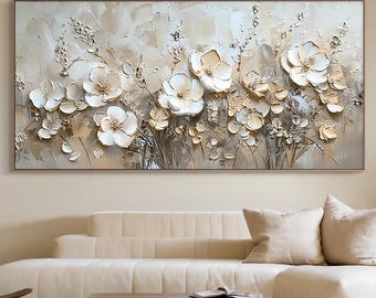 Cuadro al óleo de flores en color crema beige con textura 3D, arte botánico neutro para pared, decoración moderna para sala de estar.