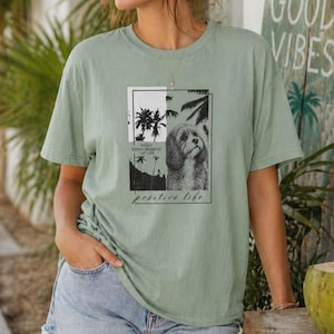 Cavapoo kustillustration t-shirt | Palmer i vintage-polaroidstil