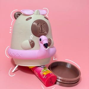 Alcancía de carpincho y contenedor de almacenamiento, impresa en 3D, linda alcancía de carpincho con ambiente playero de verano, decoración de escritorio de carpincho kawaii, regalo para amantes de los animales