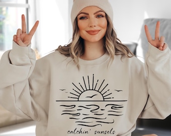 Catchin Sunsets Sweatshirt, Summer Beach Sweatshirt, Seaside Sweatshirt, Tropical Sweatshirt, Beach Vacation Gifts, Cruise Trip Sweats