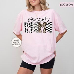Comfort Colors Retro Soccer Mama Shirt, Leopard Soccer Mom Shirt, Game Day Soccer Shirt, Soccer Season Shirt, Soccer Lover Gifts, Soccer Tee immagine 16