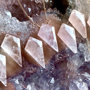 Raw rose quartz necklace for women Dainty rose quartz pendant Natural rose quartz jewelry Healing rose quartz crystal necklace for girls