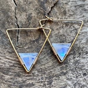 Moonstone earrings Geometric hoop earrings Triangle earrings Raw moonstone hoop earrings Triangle hoop earrings Triangle gemstone earrings