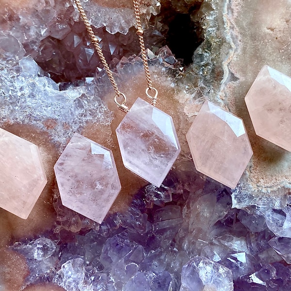 Raw rose quartz necklace Real rose quartz jewelry for women Pink quartz necklace Healing rose quartz hexagon necklace Dainty stone pendant