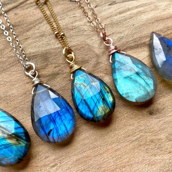 Rainbow labradorite crystal necklace for best friends Raw labradorite necklace Labradorite teardrop pendant Flashy labradorite jewelry