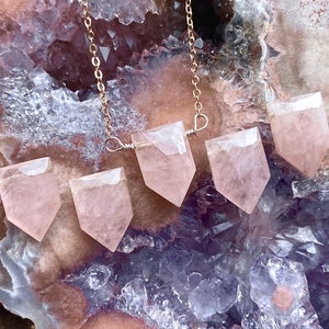 Raw rose quartz necklace for women Dainty rose quartz pendant Pink crystal necklace Real rose quartz jewelry Healing gemstone necklace