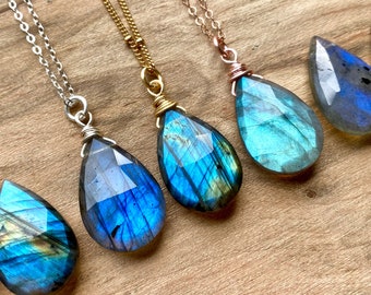 Rainbow labradorite crystal necklace for best friends Raw labradorite necklace Labradorite teardrop pendant Flashy labradorite jewelry