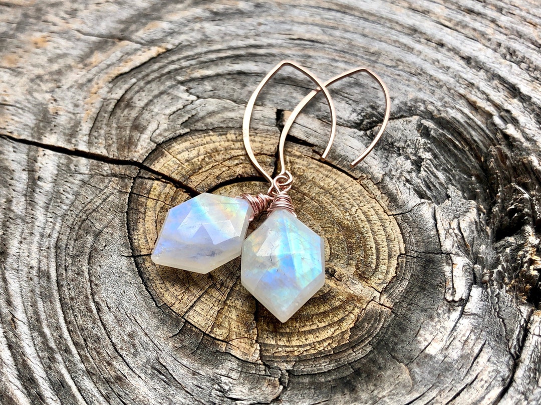 Orecchini Pendenti Artigianali In Argento Con Fluorite Arcobaleno &ndash; Goccia Lunga Fatti A Mano