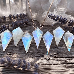 Raw Moonstone Necklace for Women – Rainbow Moonstone Point Pendant, Dainty Minimalist Gemstone Necklace, Boho Crystal Jewelry Gift for Her