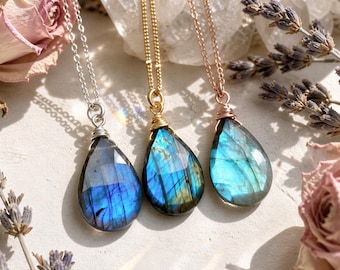 Rainbow labradorite crystal necklace for best friends Raw labradorite necklace Labradorite teardrop pendant Flashy labradorite jewelry